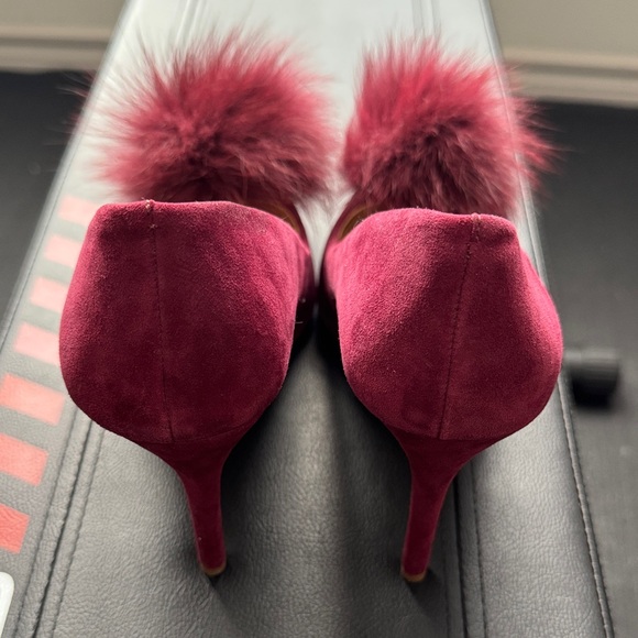 Gianni Bini Burgundy Suede Pumps Real Fox Fur Pom Pom Heels Size 8.5M - Picture 4 of 5